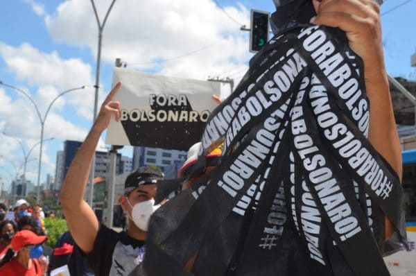 Do protesto ao repúdio: recifenses vão as ruas e são reprimidos pela PM