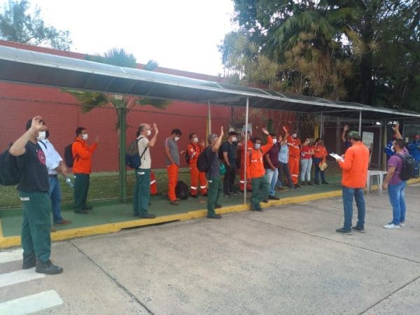 Petroleiros decretam estado de greve