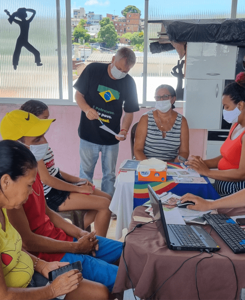 Federação dos Petroleiros participa de mutirão da cidadania em bairro do Recife