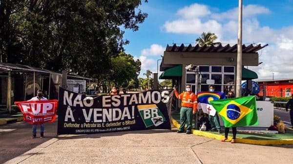 Entre o golpe e a urna, votamos na urna! Em defesa das eleições! Um manifesto da categoria petroleira