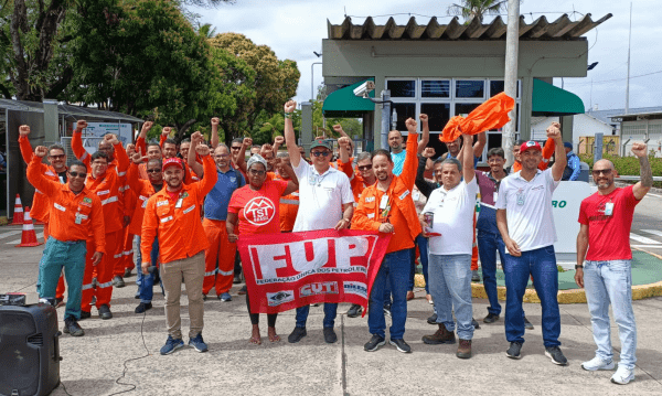 Com forte adesão, petroleiros da base Sindipetro PE/PB se mobilizam em defesa da valorização
