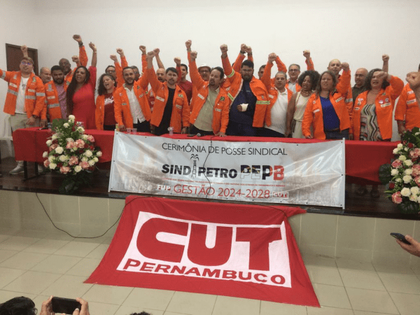 Sindipetro PE/PB inicia 2024 reunindo aliados em posse de nova direção sindical
