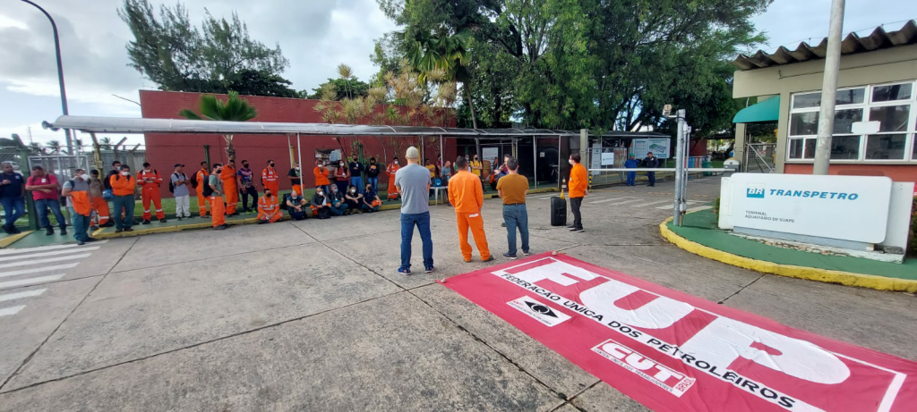 Ato unificado em defesa dos empregos na Perbras